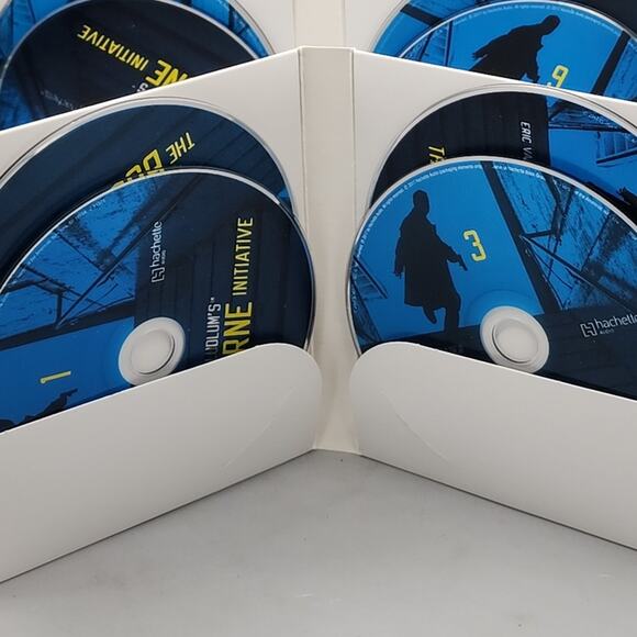 Robert Ludlums The Bourne Initiative Jason Bourne Series CDs 13 Hrs Unabridged - Picture 5 of 8